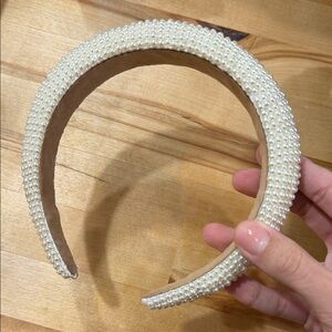 Elegant Pearl Embellished Headband